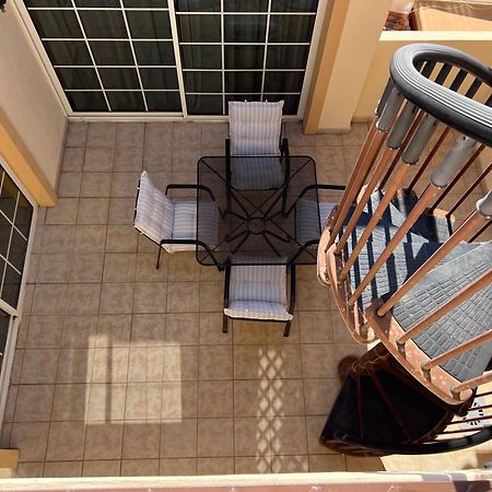 33 Pleasures Del Duque Apartment 阿德耶 外观 照片
