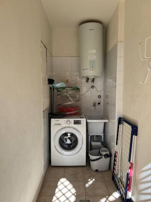 33 Pleasures Del Duque Apartment 阿德耶 外观 照片