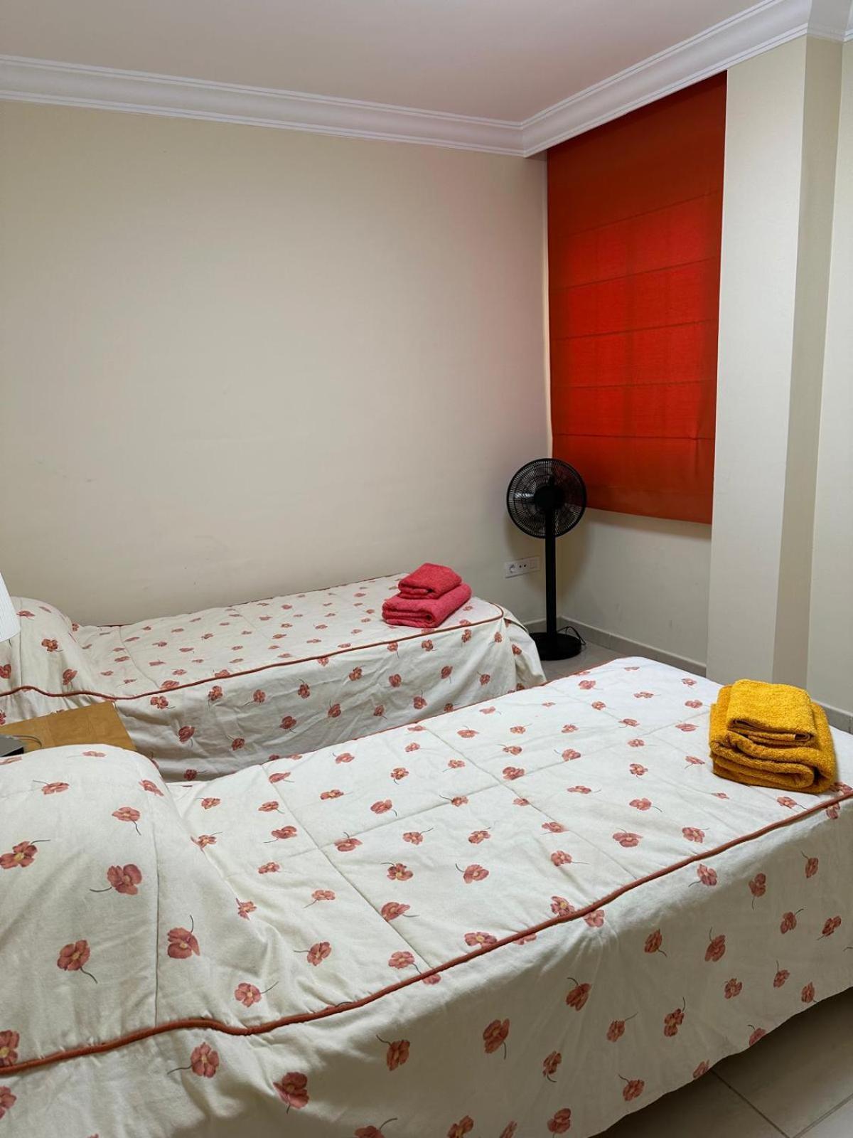 33 Pleasures Del Duque Apartment 阿德耶 外观 照片