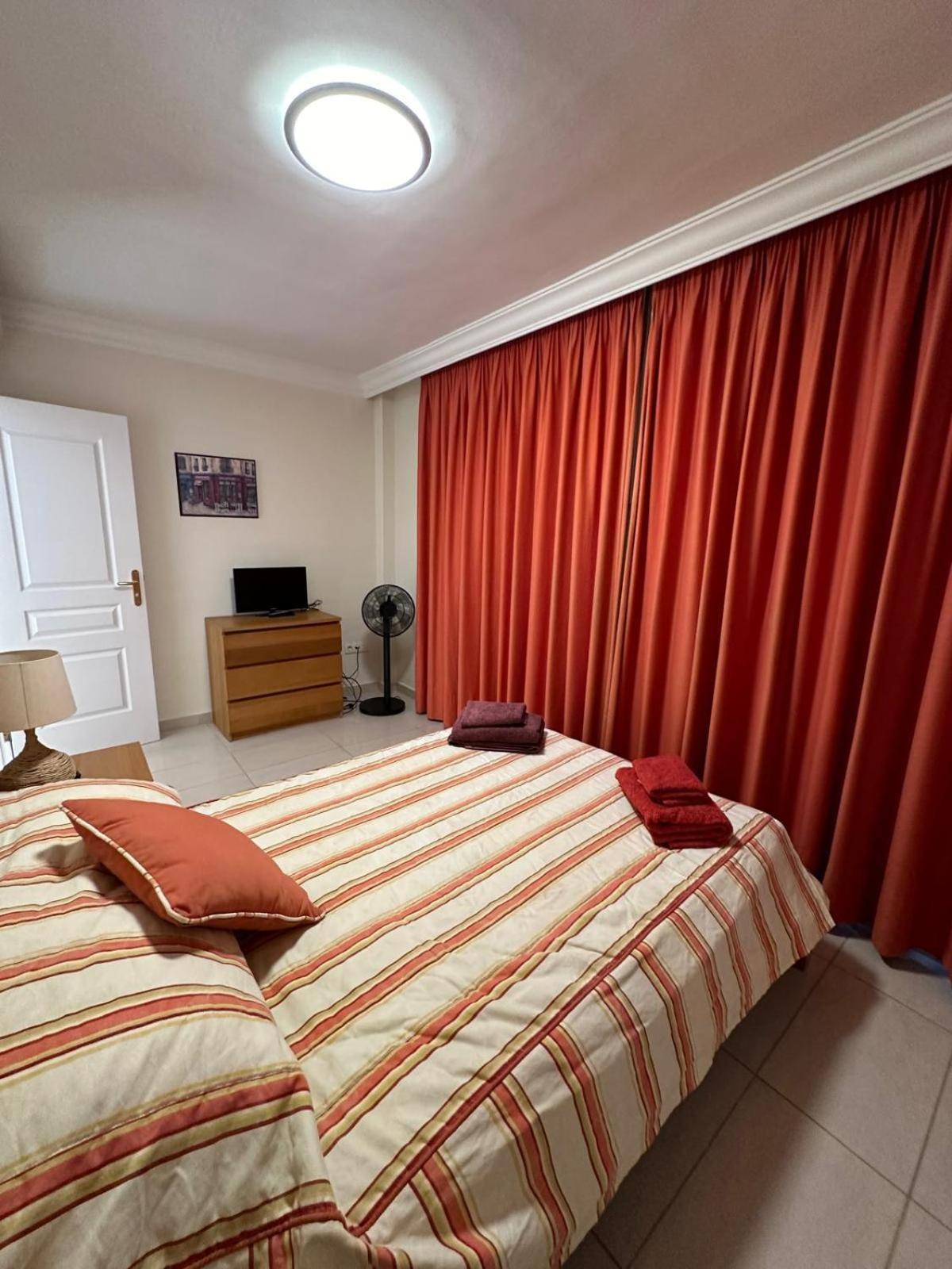 33 Pleasures Del Duque Apartment 阿德耶 外观 照片